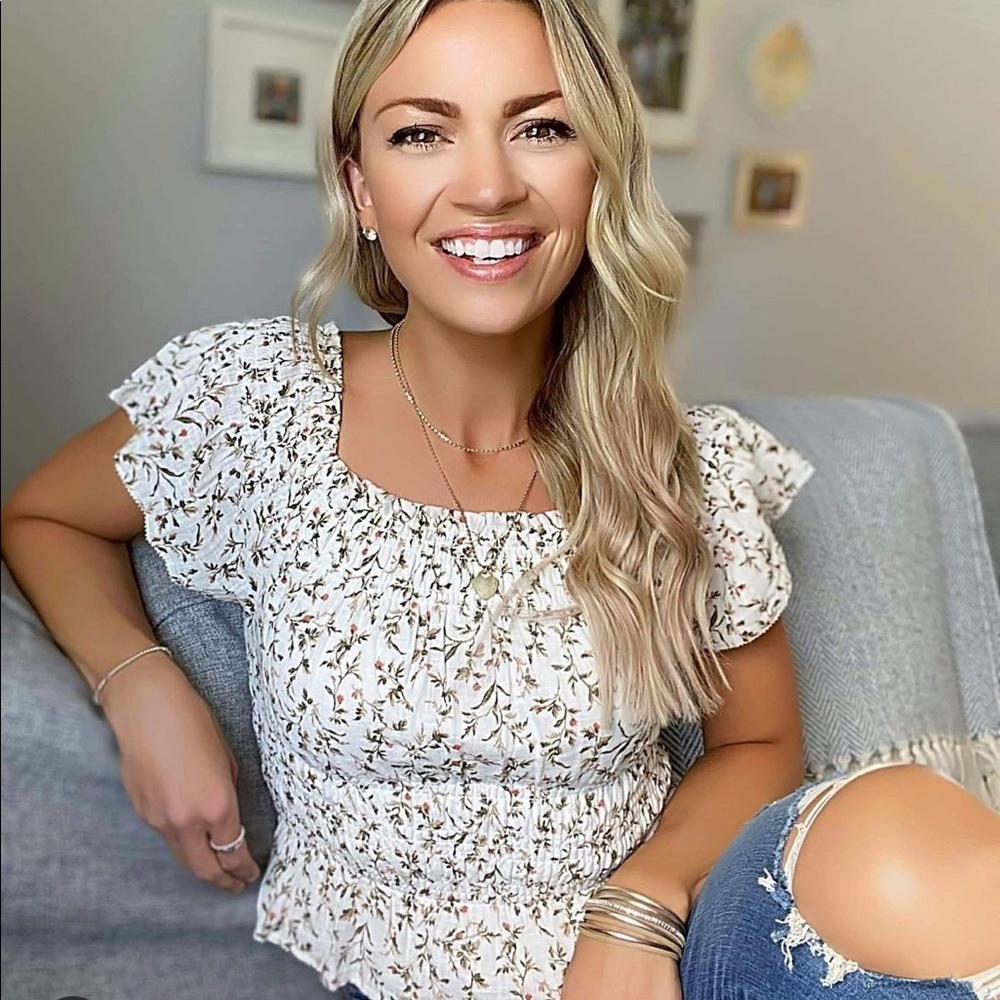 Abercrombie ruffle sleeve blouse